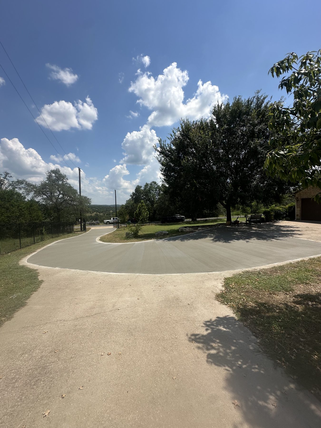 Curved driveway with a turnaround